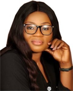 CHANGE BEGINS WITH YOU, FUNMI AYINKE CHARGES NIGERIANS AS SHE DISPLINES DRIVER OVER TRAFFIC LIGHT
